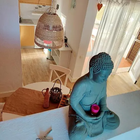 Hébergement de vacances Charming House In Quarteira With Garden View And Terrace Benfarras