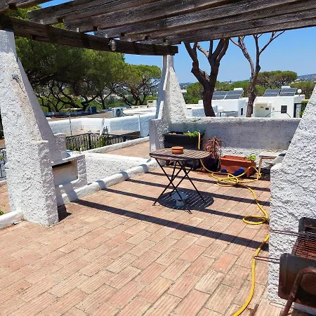 Charming House In Quarteira With Garden View And Terrace Hébergement de vacances *