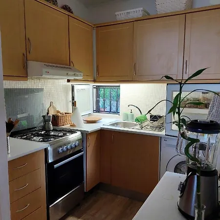 בית נופש Charming House In Quarteira With Garden View And Terrace *