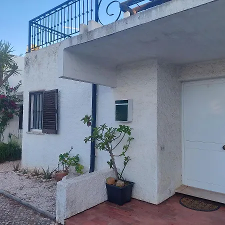 Charming House In Quarteira With Garden View And Terrace בית נופש *