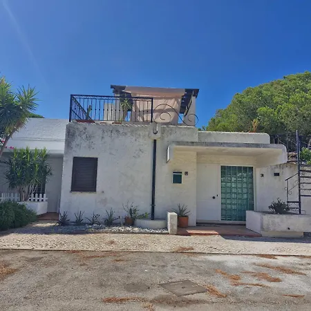 בית נופש Charming House In Quarteira With Garden View And Terrace Benfarras
